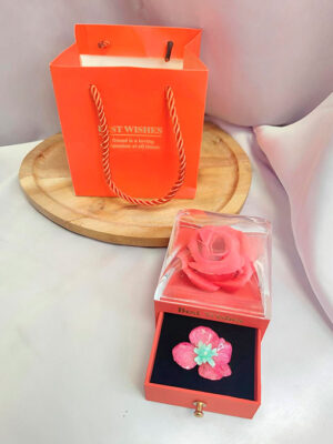 Joyas con flores naturales Cajita joyero con Rosa y Anillo Fucsia