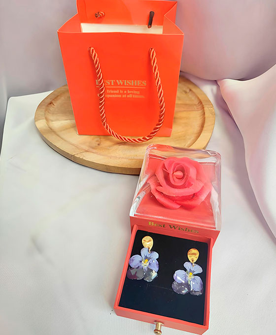 Joyas para San valentin Cajita joyero con Rosa y Pendientes de Pétalo de Pensamiento